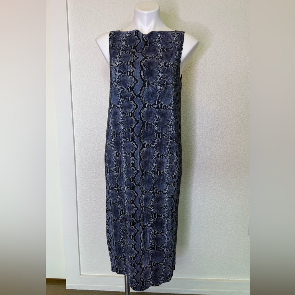 H&M Blue and Black Sleeveless Snake-Print Midi Dress